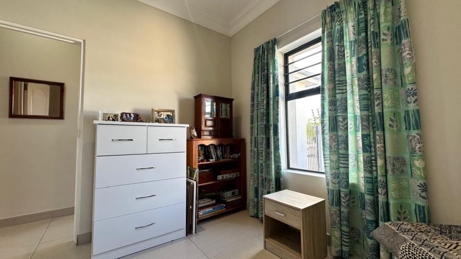 2 Bedroom Property for Sale in Parklands North Western Cape
